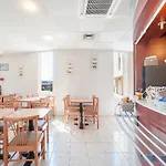 B&B Hotel Saint-Witz 호텔 생비츠