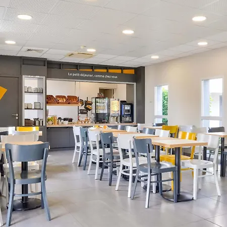 מלון B&B Hotel Saint-Witz 2*