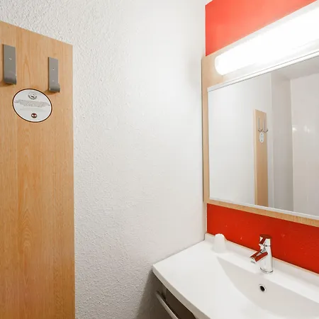 B&B Hotel Saint-Witz 2*