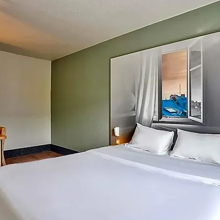 Hotel B&B Hotel Saint-Witz 2*