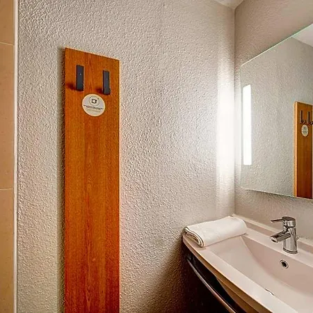 B&B Hotel Saint-Witz Hotel