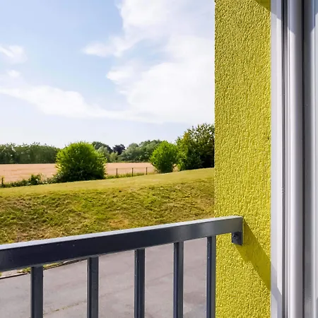 B&B Hotel Saint-Witz 2*