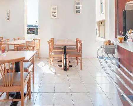 B&B Hotel Saint-Witz מלון סן-ויץ