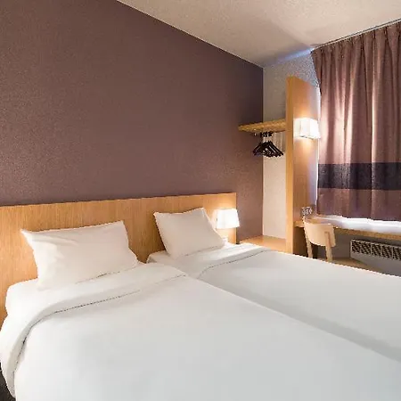 B&B Hotel Saint-Witz מלון סן-ויץ