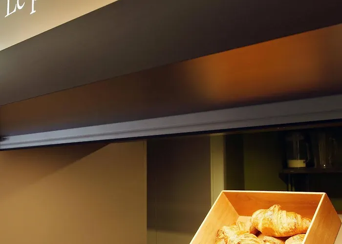 B&B Hotel Saint-Witz 호텔