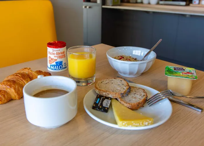 호텔 B&B Hotel Saint-Witz 2*