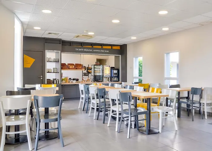 호텔 B&B Hotel Saint-Witz 2*