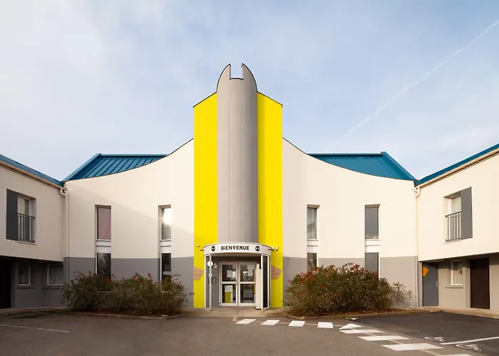 B&B Hotel Saint-Witz 2*