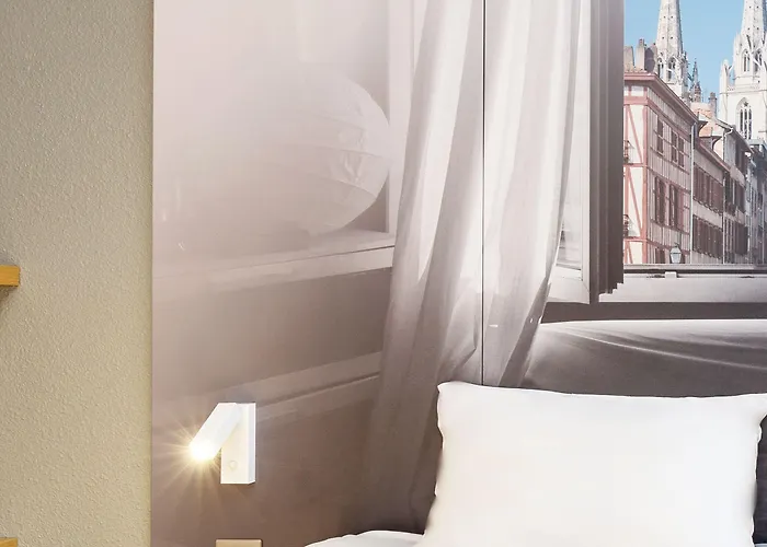 B&B Hotel Saint-Witz 호텔 2*