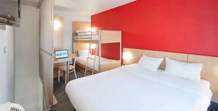 B&B Hotel Saint-Witz 호텔