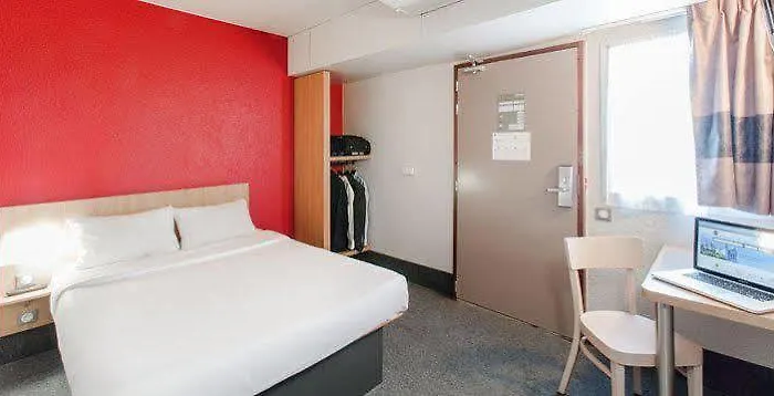 B&B Hotel Saint-Witz 호텔 2*