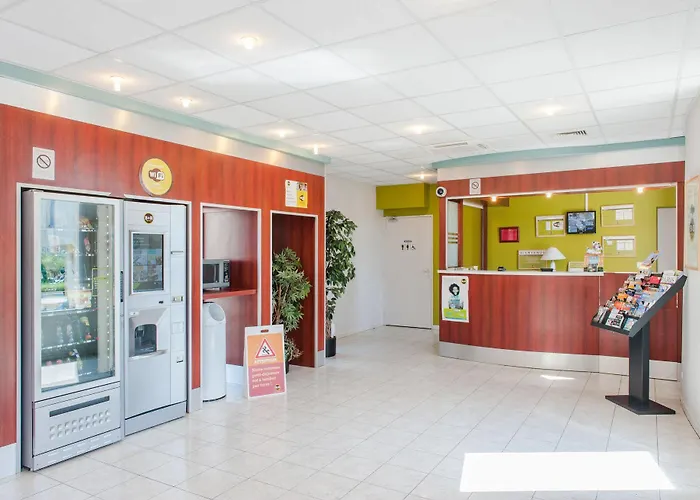 호텔 B&B Hotel Saint-Witz 2*